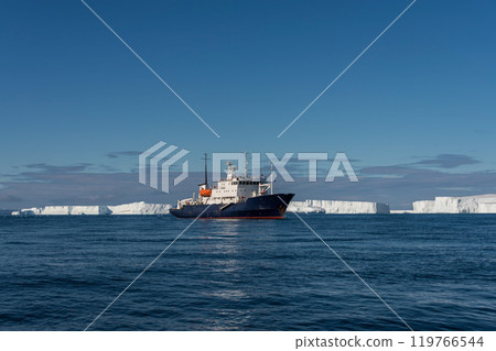 Beautiful seascape with iceberg at sea in Antarctic Beautiful seascape with iceberg at sea in Antarctic 119766544