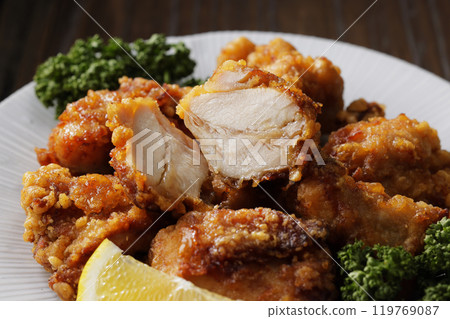 Delicious fried chicken 119769087
