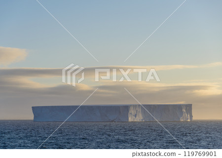 Antarctic seascape with iceberg Antarctic seascape with iceberg 119769901