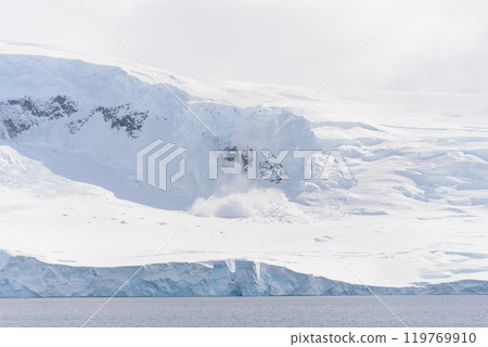 Snow fall on glacier 119769910