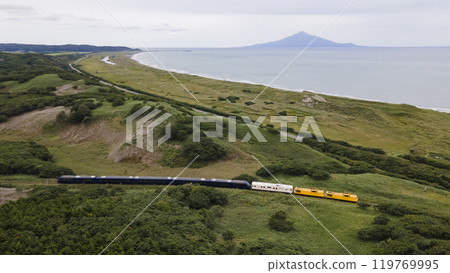 THE ROYAL EXPRESS runs with a view of Rishiri Island THE ROYAL EXPRESS runs with a view of Rishiri Island 119769995