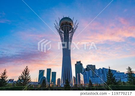 哈薩克阿斯塔納的Bayterek塔 119770217