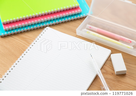 Learning image (notebook and pen) Learning image (notebook and pen) 119771026