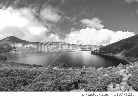 Hakuba Oike Pond seen from Mt. Norikura - Mt. Hakuba climbing tour - Newspaper advertisement Hakuba Oike Pond seen from Mt. Norikura - Mt. Hakuba climbing tour - Newspaper advertisement 119771223