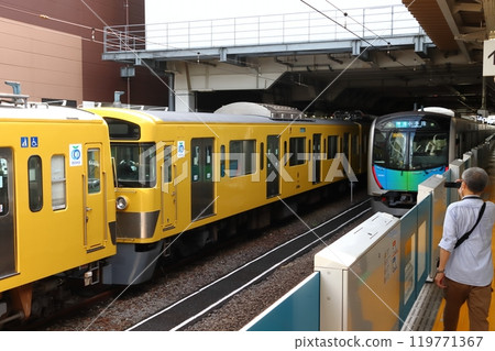 西武鐵道2000系列開往近江鐵道(小手差車庫→JR新秋津站) 西武鐵道2000系列開往近江鐵道(小手差車庫→JR新秋津站) 119771367