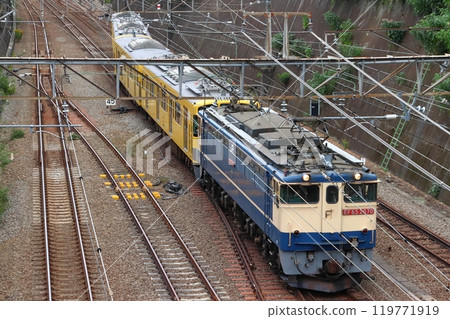 Seibu 2000 series train leaving the Seibu Line and heading for the Ohmi Railway (Shin-Akatsu Station to Niiza Freight Terminal) 119771919