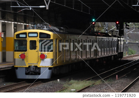 西武鐵道2000系列開往近江鐵道（新座貨運站→川崎貨運站） 119771920