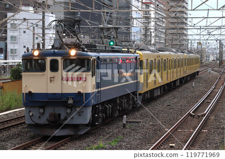 West on the Tokaido Freight Line...Seibu Railway 2000 series train heading towards Ohmi Railway West on the Tokaido Freight Line...Seibu Railway 2000 series train heading towards Ohmi Railway 119771969