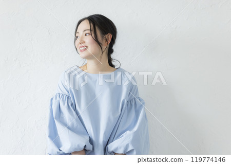 Young lady's portrait 119774146