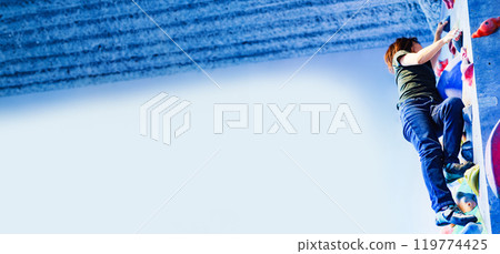 一個做抱石的女人（正式名稱從抱石改變）[運動攀登的形象] 119774425