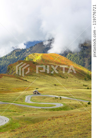 Empty serpentine road Giau pass, Dolomites, Italy Empty serpentine road Giau pass, Dolomites, Italy 119776721