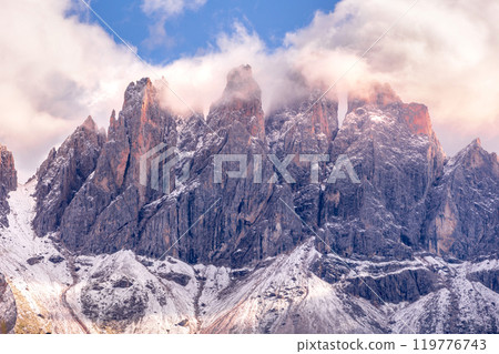 Geisler or Odle Dolomites mountain peaks, Italy Geisler or Odle Dolomites mountain peaks, Italy 119776743