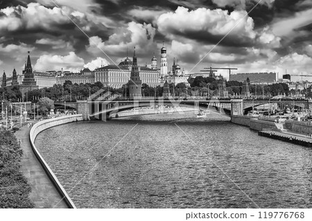 Aerial view over Moskva River and the Kremlin, Moscow, Russia 119776768
