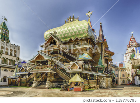 The iconic complex Izmailovskiy Kremlin in Moscow, Russia 119776793