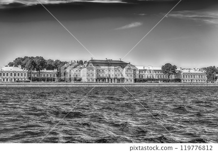 Facade of the Menshikov Palace, St. Petersburg, Russia 119776812