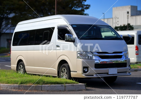 One-box car image One-box car image 119777787