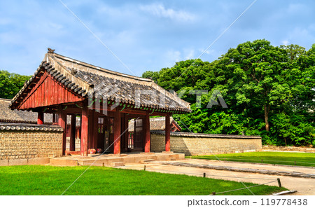 Jongmyo Shrine a Confucian royal ancestral shrine, UNESCO world heritage in Seoul, South Korea 119778438