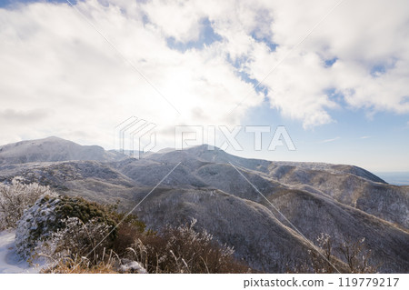 雪山登山(大分縣九重町) 雪山登山(大分縣九重町) 119779217