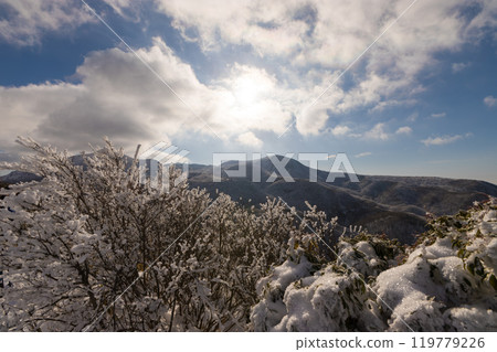雪山登山（大分縣九重町） 119779226