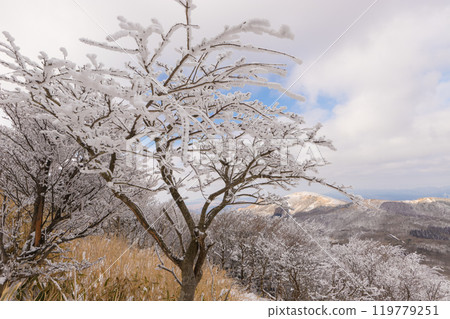 雪山登山(大分縣九重町) 雪山登山(大分縣九重町) 119779251