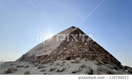 Egypt refraction pyramid 119780011