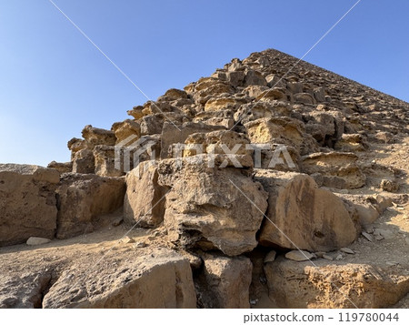 Egypt red pyramid 119780044