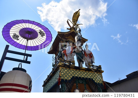 Takayama City, Gifu Prefecture - A full lineup of floats at the 2017 Takayama Festival - First spring and autumn festival float competition in 55 years - Shinbadai doll float Takayama City, Gifu Prefecture - A full lineup of floats at the 2017 Takayama Festival - First spring and autumn festival float competition in 55 years - Shinbadai doll float 119780431