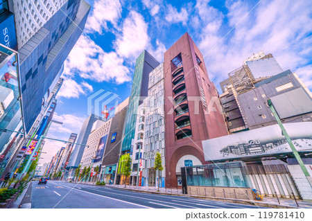 日本東京都市風貌 銀座各地重建工作仍在持續…三愛、銀座核心建築等拆除工作一景=10月27日 119781410