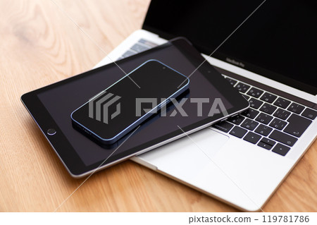 PC, smartphone, tablet 119781786