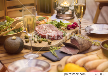 Glamping food image Glamping dinner 119781830