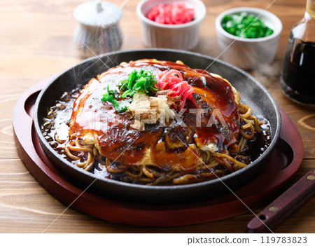 Hiroshima style okonomiyaki 119783823