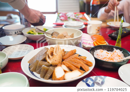 Meal scene at home Meal scene at home 119784025