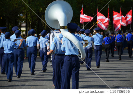 警察樂隊表演遊行 警察樂隊表演遊行 119786996