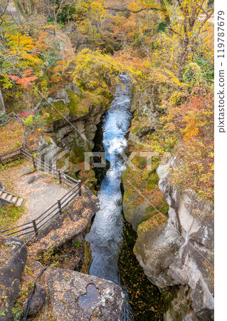 Rairaikyo Gorge, Akiu Onsen Town, located downstream of Akiu Otaki Falls, is a natural gorge lined with strangely shaped rocks that have been eroded from the Akiu stone ground. Rairaikyo Gorge, Akiu Onsen Town, located downstream of Akiu Otaki Falls, is a natural gorge lined with strangely shaped rocks that have been eroded from the Akiu stone ground. 119787679