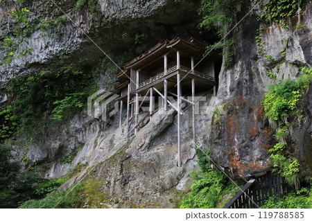 鳥取三朝國寶三德山三佛寺投入堂 119788585