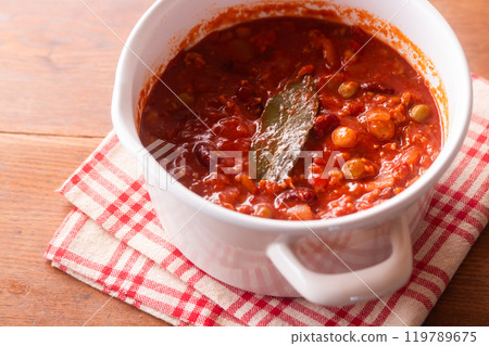 Spicy but not hot, freshly made chili con carne in a pot Spicy but not hot, freshly made chili con carne in a pot 119789675