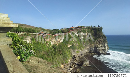 建於懸崖上的烏魯瓦圖寺[印尼峇裡島] 119789771