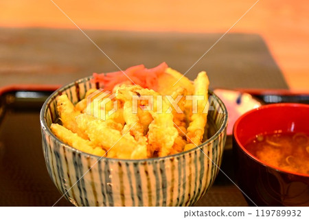 Smelt tempura bowl eaten at Lake Iwakuni 119789932