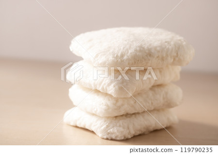 Frozen rice, divided into individual servings Frozen rice, divided into individual servings 119790235