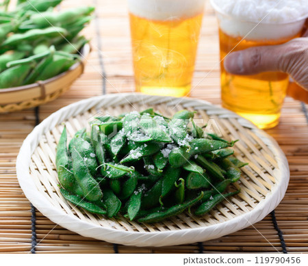 Freshly boiled edamame and beer Freshly boiled edamame and beer 119790456