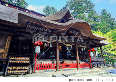 Kumano Taisha Shrine worship hall (left) 119792004