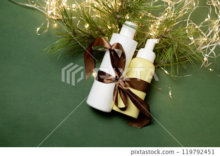 cosmetic product with a dispenser and a brown bank cosmetic product with a dispenser and a brown bank 119792451