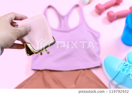 My wallet is empty from buying sportswear and gym expenses Running costs Cost performance Background material Background 119792932