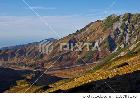 Autumn foliage scenery around Mount Masago in Mt. Tateyama 119793156