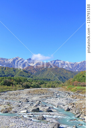 Autumn view of the Northern Alps from Hakuba Bridge 119793188