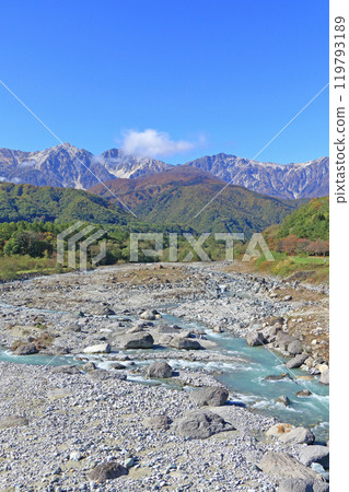 Autumn view of the Northern Alps from Hakuba Bridge 119793189