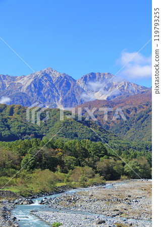 從白馬大橋眺望秋天的北阿爾卑斯山 119793255