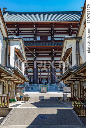 Qingdao Mosque, the main gate is huge and gorgeous 119793579