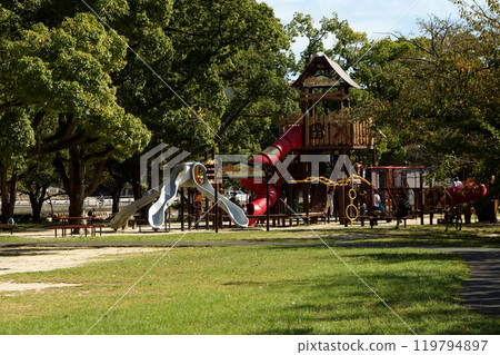 佐世保公園,長崎縣佐世保市的中心城市景觀 佐世保公園,長崎縣佐世保市的中心城市景觀 119794897