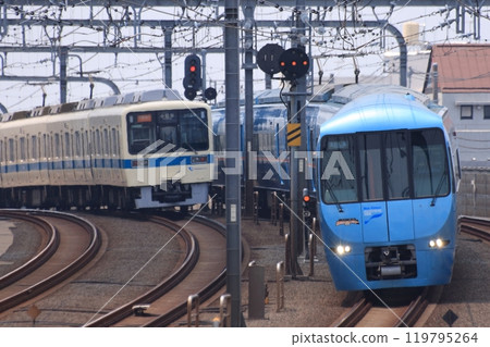 60000 series Romancecar MSE and 8000 series trains travelling on the continuous elevated track 119795264